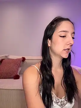 Snapshot of _Juliette chatting on May 7, 2026, 7:28 pm Juliette online show from May 7, 2026, 7:28 pm