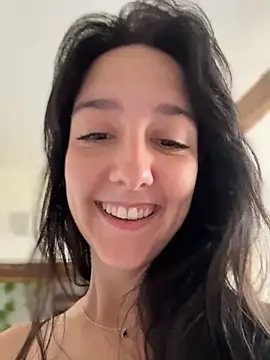 Snapshot of _Juliette chatting on April 27, 2026, 8:12 am Juliette online show from April 27, 2026, 8:12 am
