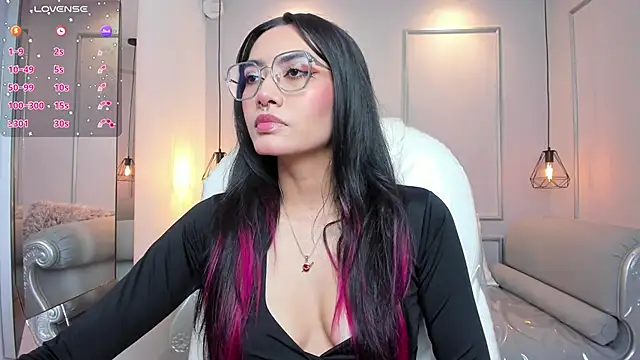 AzuraKindong online show from October 27, 2025, 7:15 pm