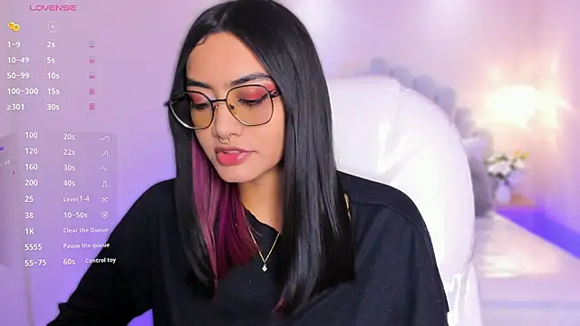 Snapshot of AzuraKindong chatting on May 20, 2026, 7:22 pm AzuraKindong online show from May 20, 2026, 7:22 pm