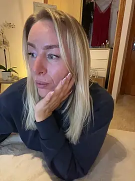 Snapshot of ChristyAdair chatting on January 25, 2025, 1:32 am ChristyAdair online show from January 25, 2025, 1:32 am