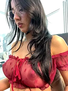 AnyaFloyd69 online show from November 24, 2025, 9:04 pm