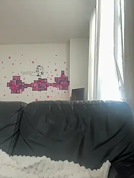 greedybratt online show from February 18, 2025, 8:14 pm