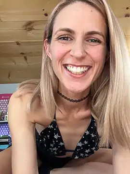 DanaeJustine online show from November 11, 2025, 11:53 pm