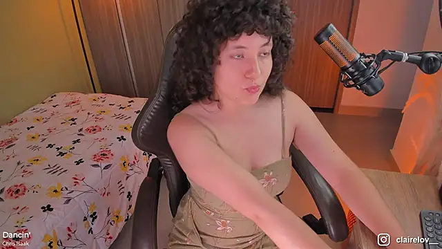 Snapshot of orchide_ chatting on January 10, 2026, 10:49 pm orchide online show from January 10, 2026, 10:49 pm