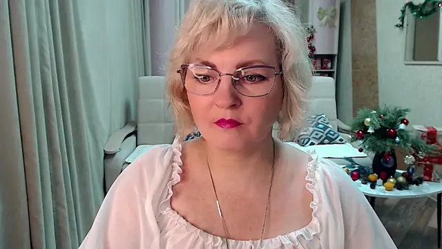 Snapshot of BlondeBrilliant7 chatting on December 22, 2024, 3:11 pm BlondeBrilliant7 online show from December 22, 2024, 3:11 pm