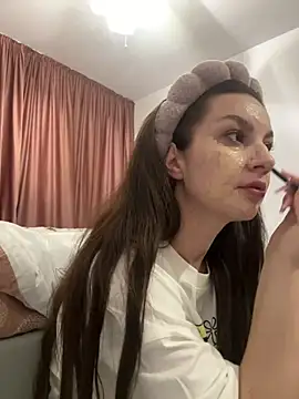 SecretSienna online show from April 5, 2026, 1:12 am