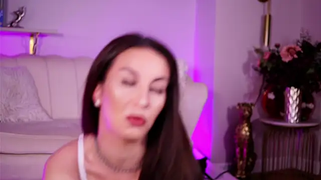 Snapshot of SecretSienna chatting on May 25, 2026, 3:17 am SecretSienna online show from May 25, 2026, 3:17 am