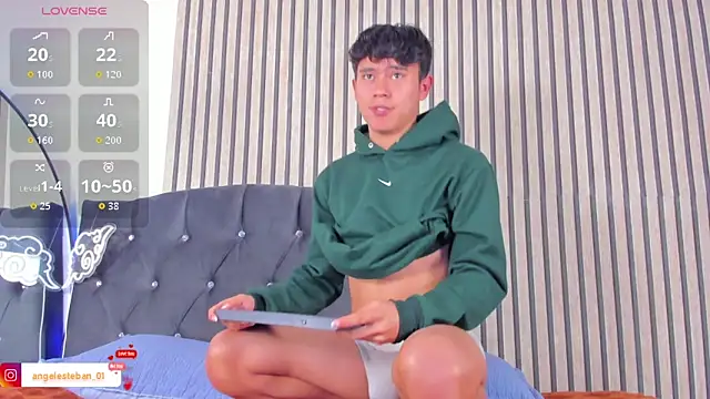 Angel esteban fx online show from March 30, 2026, 9:49 pm