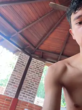 Angel esteban fx online show from December 3, 2025, 2:16 pm