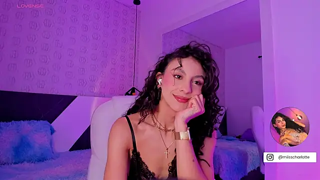 Snapshot of MiissCharlotte chatting on November 27, 2025, 1:06 am MiissCharlotte online show from November 27, 2025, 1:06 am