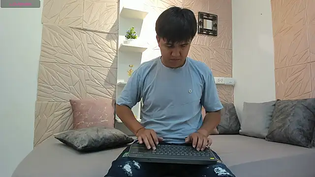 Snapshot of aron_alexa chatting on December 3, 2025, 1:06 am aron alexa online show from December 3, 2025, 1:06 am