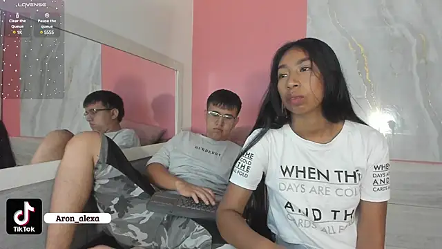 Snapshot of aron_alexa chatting on March 8, 2025, 1:25 pm aron alexa online show from March 8, 2025, 1:25 pm