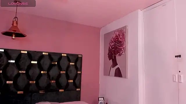 Snapshot of Red_lady chatting on November 14, 2025, 4:05 am Red lady online show from November 14, 2025, 4:05 am