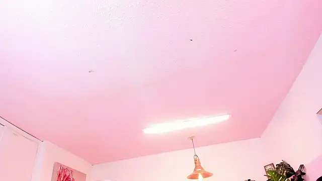 Red lady online show from March 4, 2025, 6:47 am