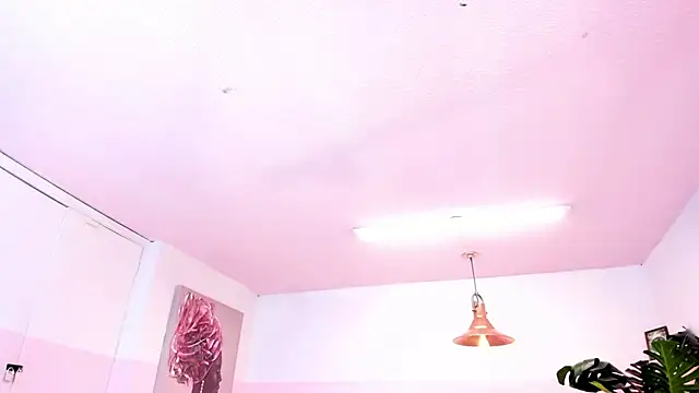 Red lady online show from January 21, 2025, 6:43 am