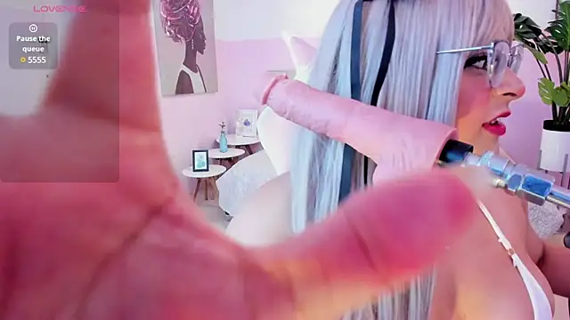 Red lady online show from February 21, 2025, 3:56 am