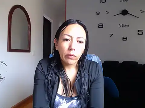 Laura martin  online show from February 25, 2026, 1:22 pm