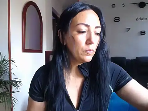 Snapshot of Laura_martin_ chatting on June 12, 2026, 2:15 pm Laura martin online show from June 12, 2026, 2:15 pm