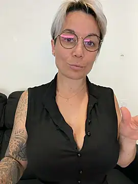Snapshot of marinella07 chatting on June 26, 2026, 7:36 am marinella07 online show from June 26, 2026, 7:36 am
