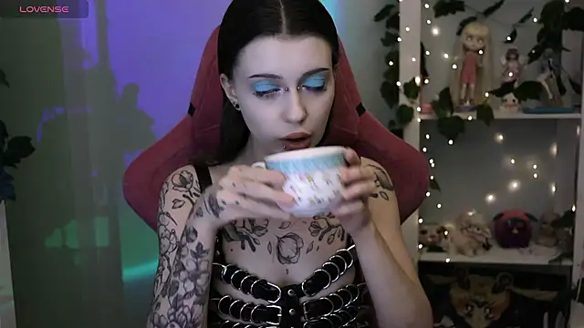 Snapshot of prettybones chatting on January 12, 2026, 7:42 pm prettybones online show from January 12, 2026, 7:42 pm