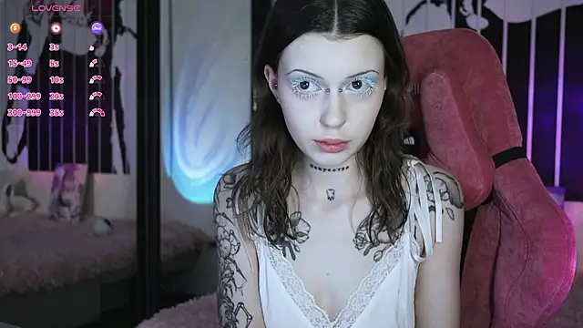 Snapshot of prettybones chatting on February 16, 2025, 1:36 am prettybones online show from February 16, 2025, 1:36 am