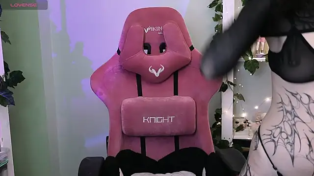 Snapshot of prettybones chatting on January 10, 2026, 12:17 am prettybones online show from January 10, 2026, 12:17 am