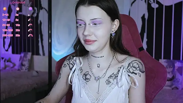 Snapshot of prettybones chatting on February 25, 2025, 10:26 am prettybones online show from February 25, 2025, 10:26 am