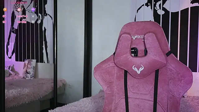 Snapshot of prettybones chatting on March 2, 2025, 11:06 pm prettybones online show from March 2, 2025, 11:06 pm