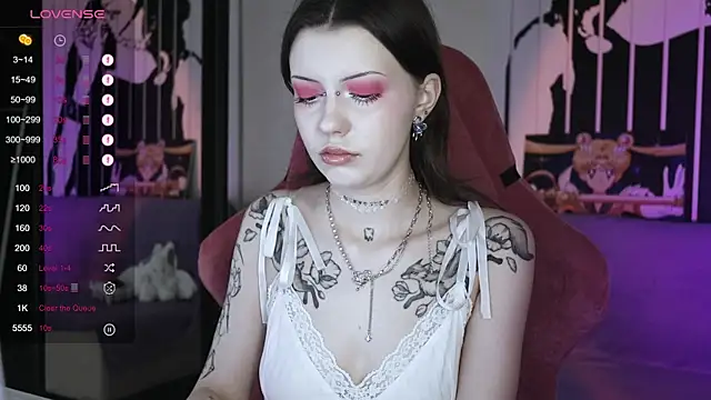 Snapshot of prettybones chatting on January 2, 2025, 11:09 am prettybones online show from January 2, 2025, 11:09 am