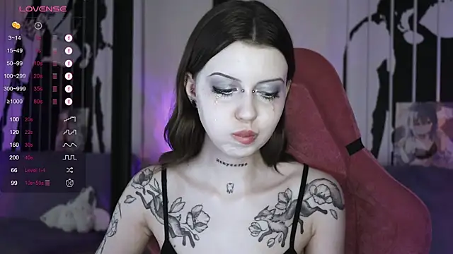 Snapshot of prettybones chatting on January 12, 2025, 1:16 pm prettybones online show from January 12, 2025, 1:16 pm