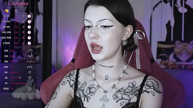 Snapshot of prettybones chatting on January 3, 2025, 9:25 am prettybones online show from January 3, 2025, 9:25 am