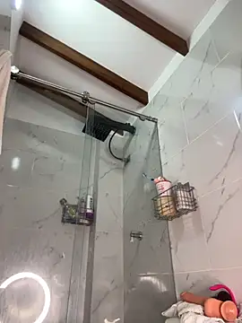 Snapshot of Juanelopez1 chatting on October 5, 2025, 9:38 pm Juanelopez1 online show from October 5, 2025, 9:38 pm