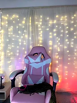 Snapshot of Juanelopez1 chatting on September 15, 2025, 12:22 am Juanelopez1 online show from September 15, 2025, 12:22 am