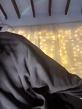 Snapshot of Juanelopez1 chatting on February 10, 2025, 7:15 am Juanelopez1 online show from February 10, 2025, 7:15 am