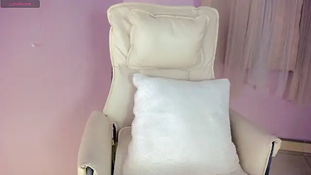 Snapshot of __18Angel__ chatting on September 25, 2025, 11:27 am 18Angel online show from September 25, 2025, 11:27 am