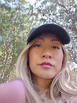 Snapshot of SexyErola27 chatting on March 28, 2026, 11:55 am SexyErola27 online show from March 28, 2026, 11:55 am