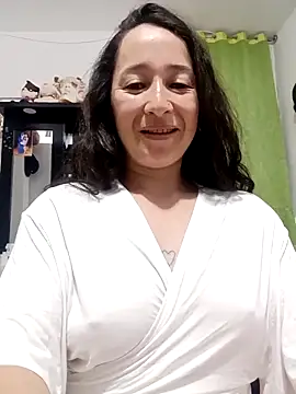 emilypoppy3 online show from February 3, 2026, 9:09 pm