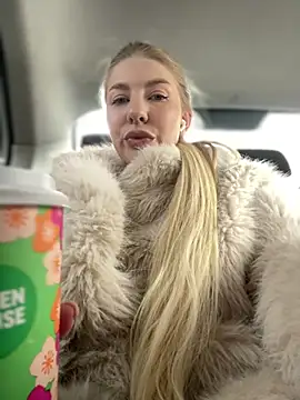 Snapshot of NewLale chatting on March 15, 2025, 3:07 am NewLale online show from March 15, 2025, 3:07 am