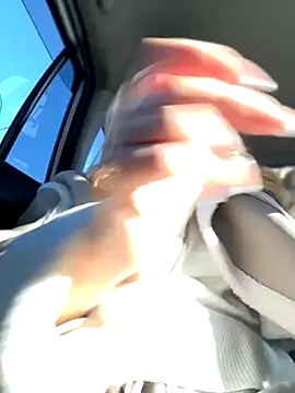 Snapshot of NewLale chatting on October 18, 2025, 3:30 am NewLale online show from October 18, 2025, 3:30 am