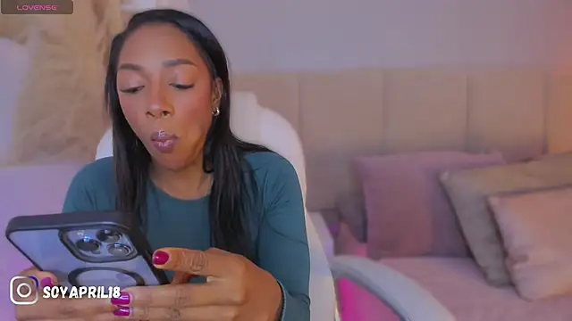 aprilebony  online show from March 10, 2026, 10:52 am