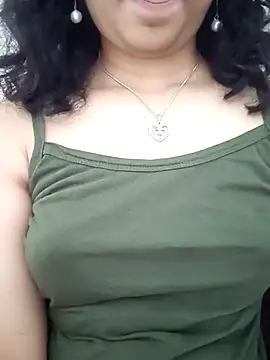 Snapshot of Angleannie chatting on October 3, 2025, 1:45 pm Angleannie online show from October 3, 2025, 1:45 pm