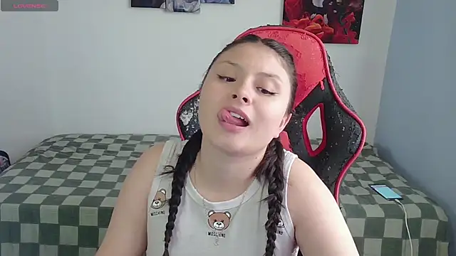 jessica gomez online show from December 2, 2025, 9:49 pm