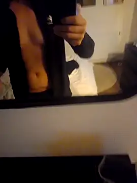 Guitccch online show from November 11, 2025, 11:09 pm