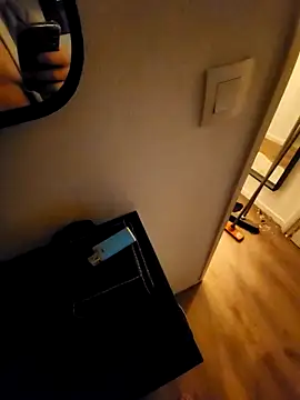 Guitccch online show from November 22, 2025, 5:39 am