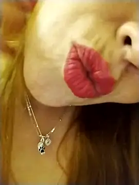 Snapshot of edithhermosa chatting on March 8, 2025, 4:45 am edithhermosa online show from March 8, 2025, 4:45 am