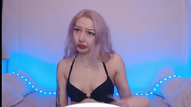 Snapshot of Emily_hardcore chatting on October 29, 2025, 10:42 pm Emily hardcore online show from October 29, 2025, 10:42 pm