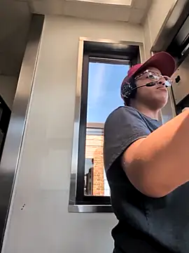 samone9 online show from April 12, 2026, 3:48 pm