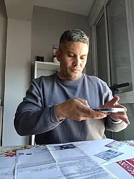 Snapshot of antonioM84 chatting on February 6, 2025, 4:25 pm antonioM84 online show from February 6, 2025, 4:25 pm