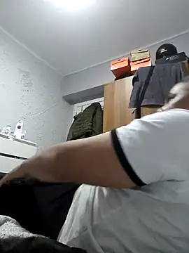 Snapshot of antonioM84 chatting on March 19, 2025, 12:15 am antonioM84 online show from March 19, 2025, 12:15 am